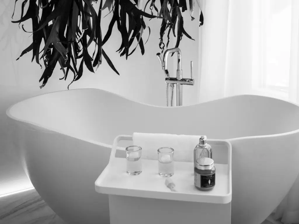 Spitze 10 Benutzerdefinierte Badewanne für jedes Badezimmerlayout
