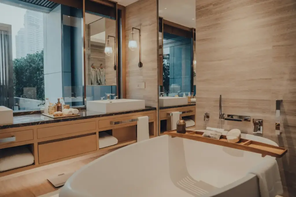 how much does it cost to replace a bathtub​ 4