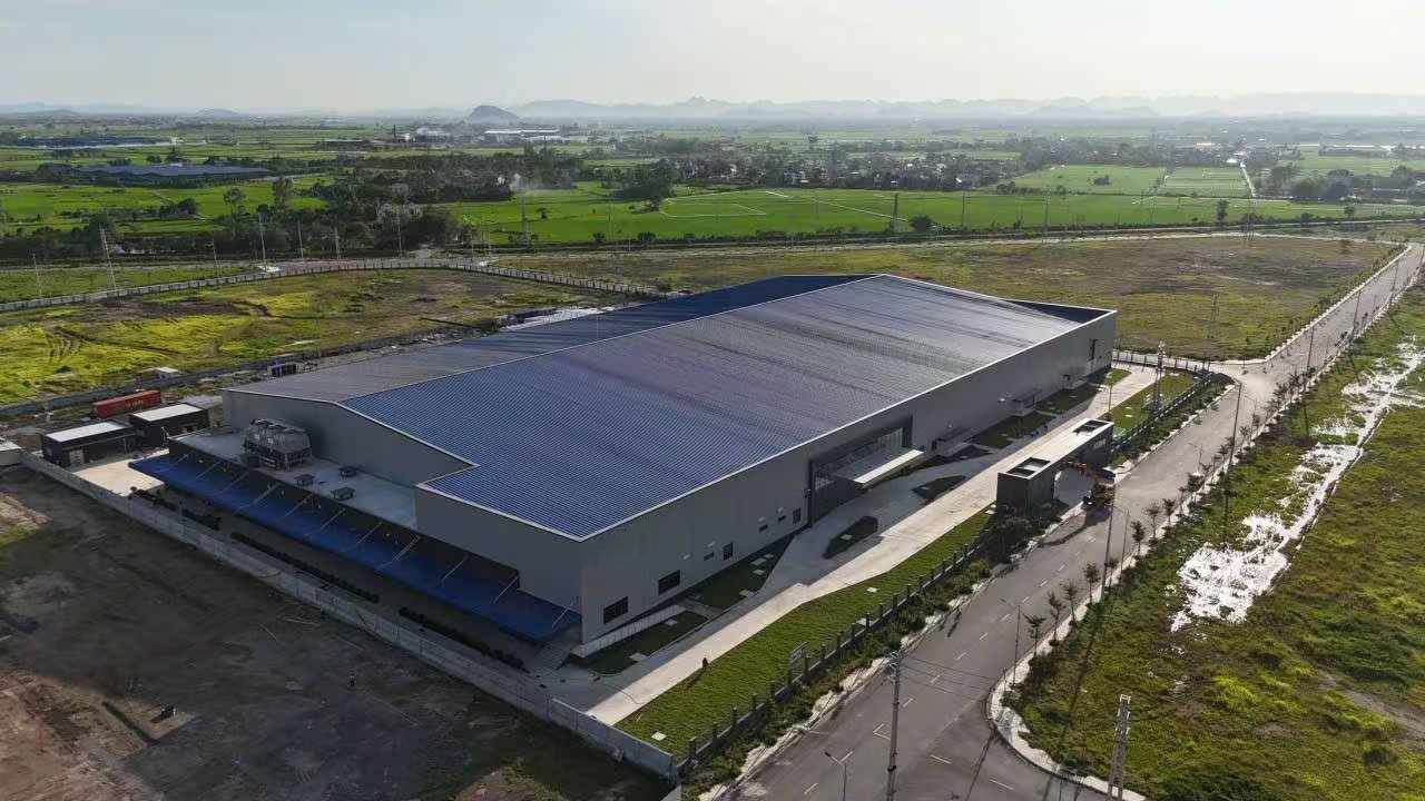 Aerial view of the KJbath manufacturing facility where shower door glass is tempered, tested, and packaged under one roof